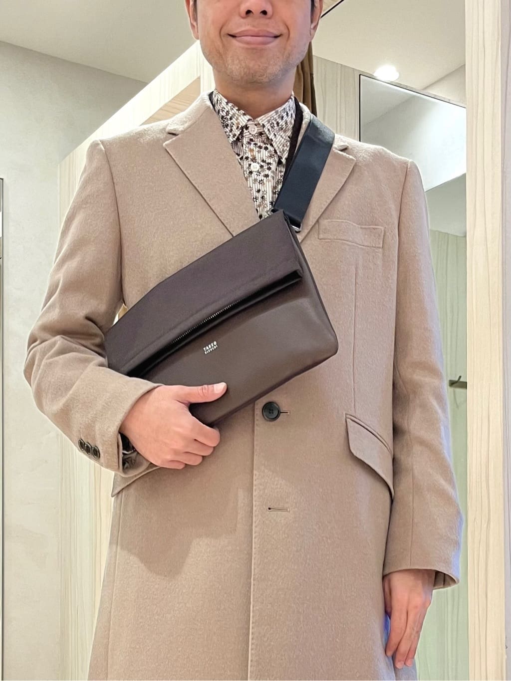 URAさんの「TAKEO KIKUCHI｜カシミヤブレンド ビーバー調チェスターコート」を使ったコーディネート