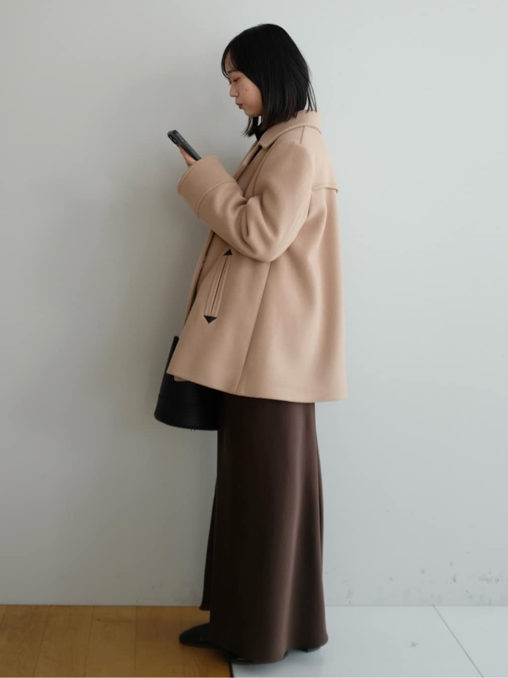 Kishimotoさんの「DRESSTERIOR｜ストレッチヴィンテージサテンナロースカート」を使ったコーディネート