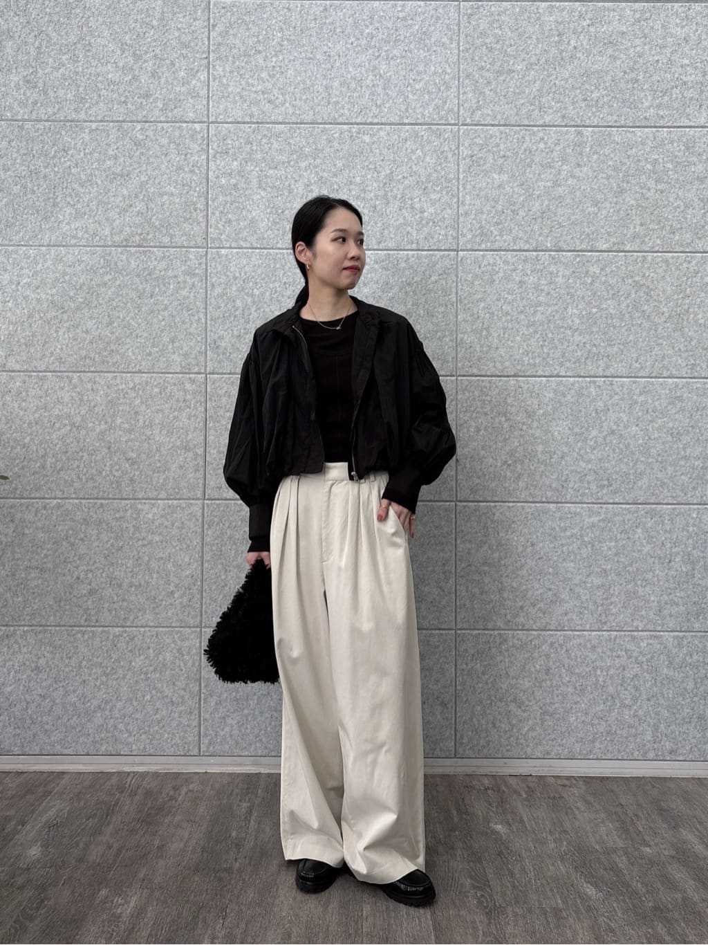 ひなさんの「INDIVI｜タンクレイヤーフライスカットソー」を使ったコーディネート