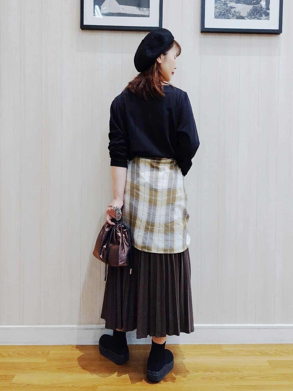 yseさんの「SHOO･LA･RUE｜【S-LL】美しく見せる ボートネックロンT」を使ったコーディネート
