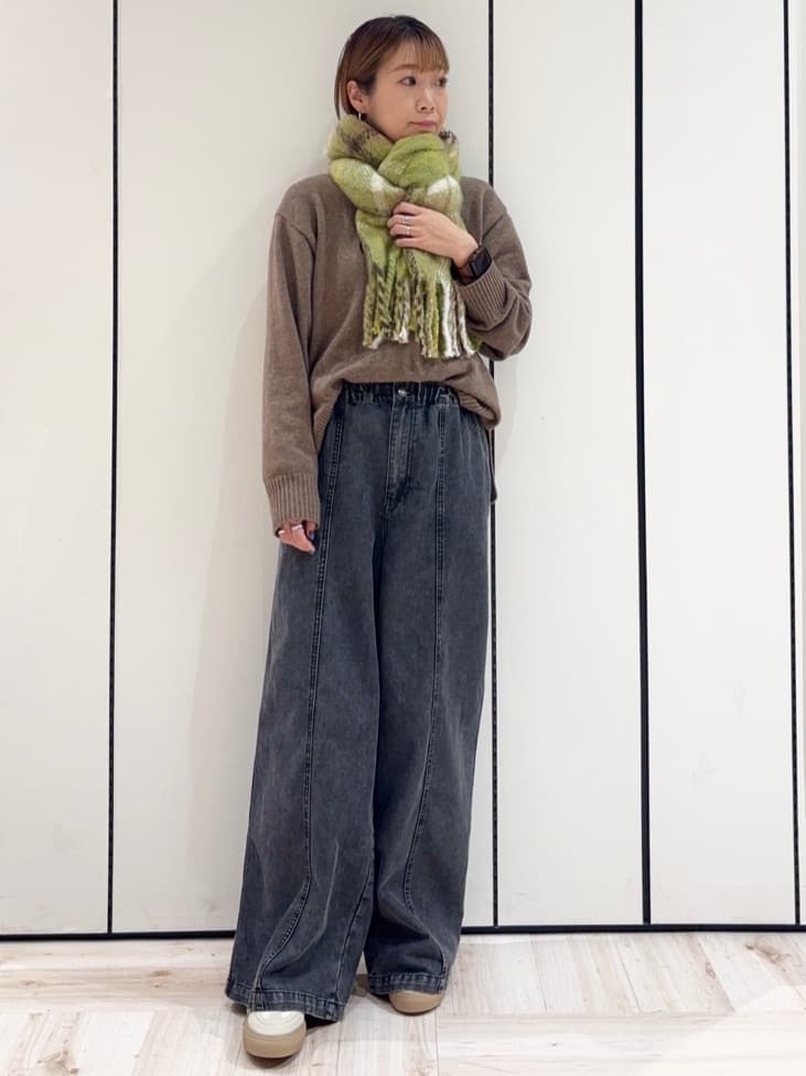 ｓａｔｏｍｉさんの「SHOO･LA･RUE｜【S-LL/洗濯機可】ふわふわがやみつきになる柔らかさ スウェットライクロゴニット」を使ったコーディネート
