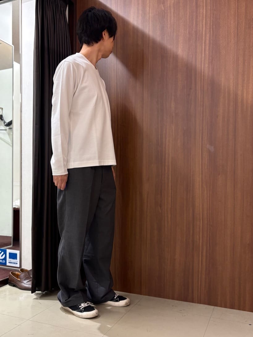 かたやまさんの「TAKEO KIKUCHI｜【尾州織】ブリスタ Vネック カットソー」を使ったコーディネート