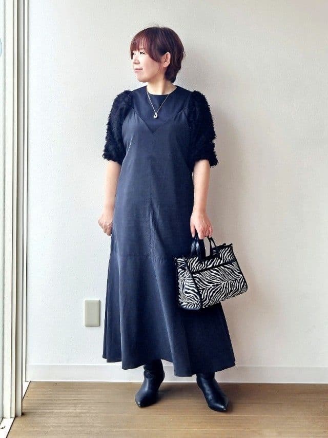やじまさんの「UNTITLED｜【丸首/Tシャツ風/短丈】シャギースリーブ ポンチカットソー」を使ったコーディネート