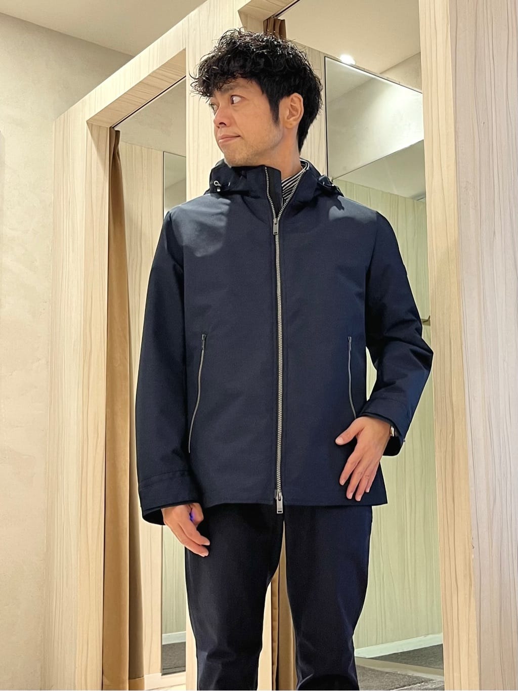 URAさんの「TAKEO KIKUCHI｜【抗菌防臭/シーズンレス】シアサッカーギンガムチェック ストレッチシャツ」を使ったコーディネート