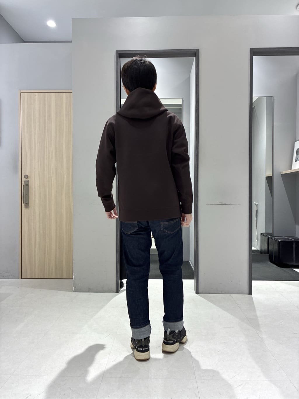 わいずみさんの「TAKEO KIKUCHI｜【JUST ONE LAYER】ダウンファブリック ジップアップ フード ブルゾン」を使ったコーディネート