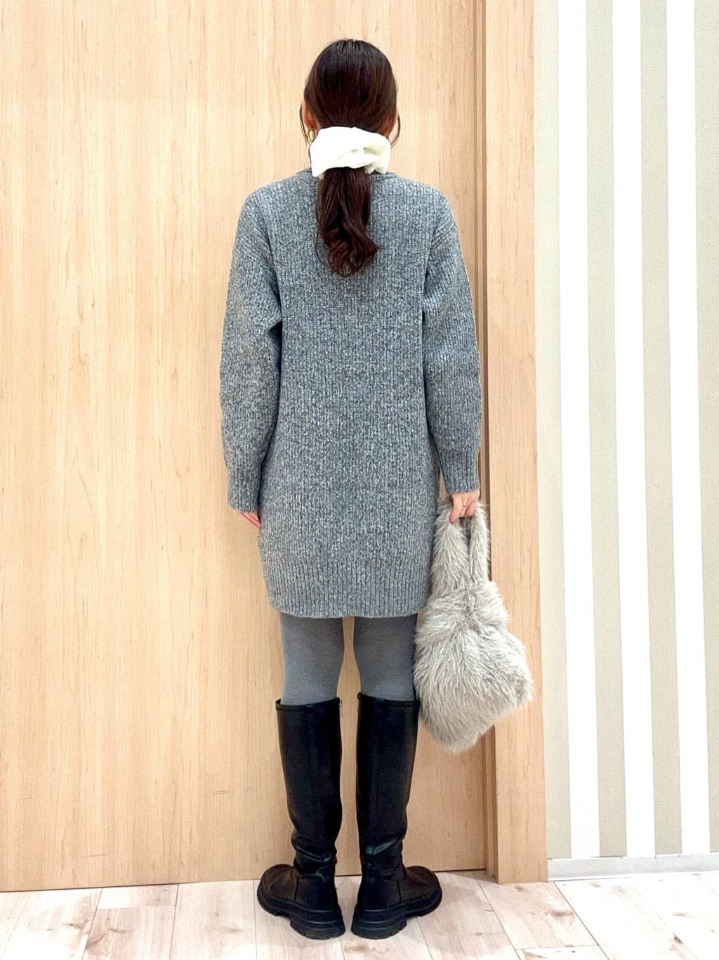 ririさんの「SHOO･LA･RUE｜【洗濯機可/S-LL/体型カバー】女性らしい美シルエット チュニックニットワンピース」を使ったコーディネート