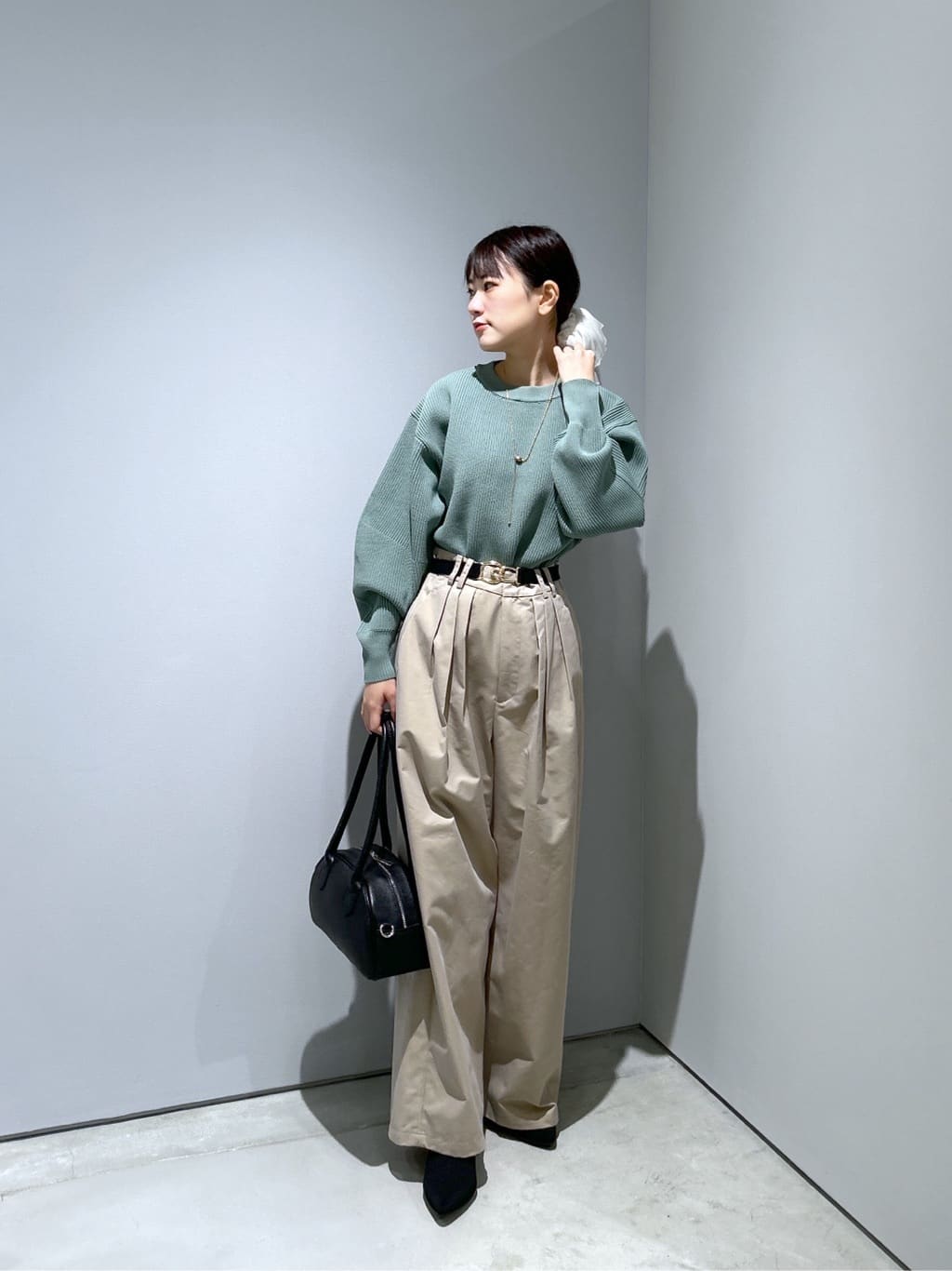 Renoさんの「INDIVI｜チノシャンプレータックパンツ」を使ったコーディネート