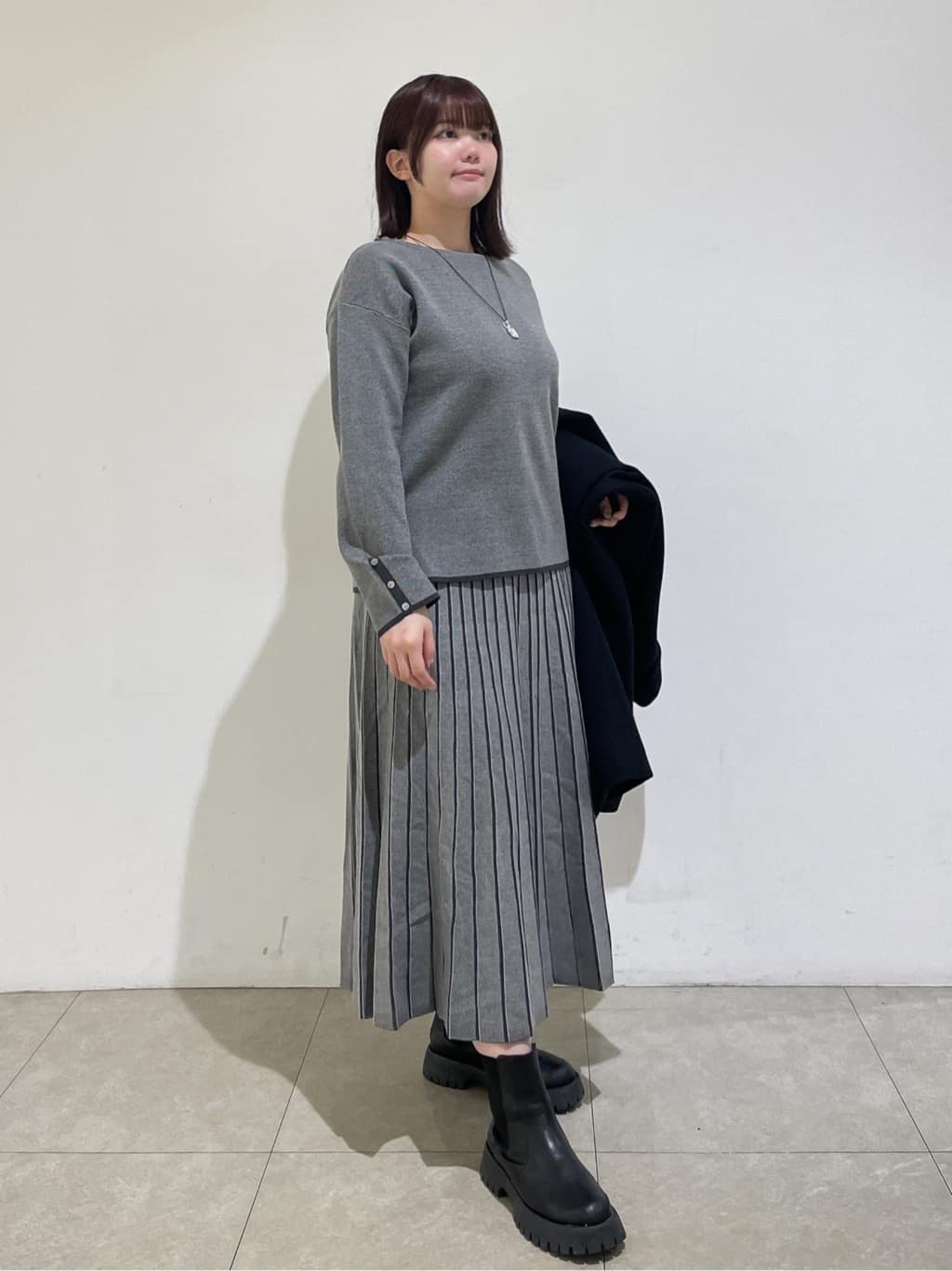 emikaさんの「INDIVI｜【洗える／SETUP可能】ジャカードボートネックニット」を使ったコーディネート