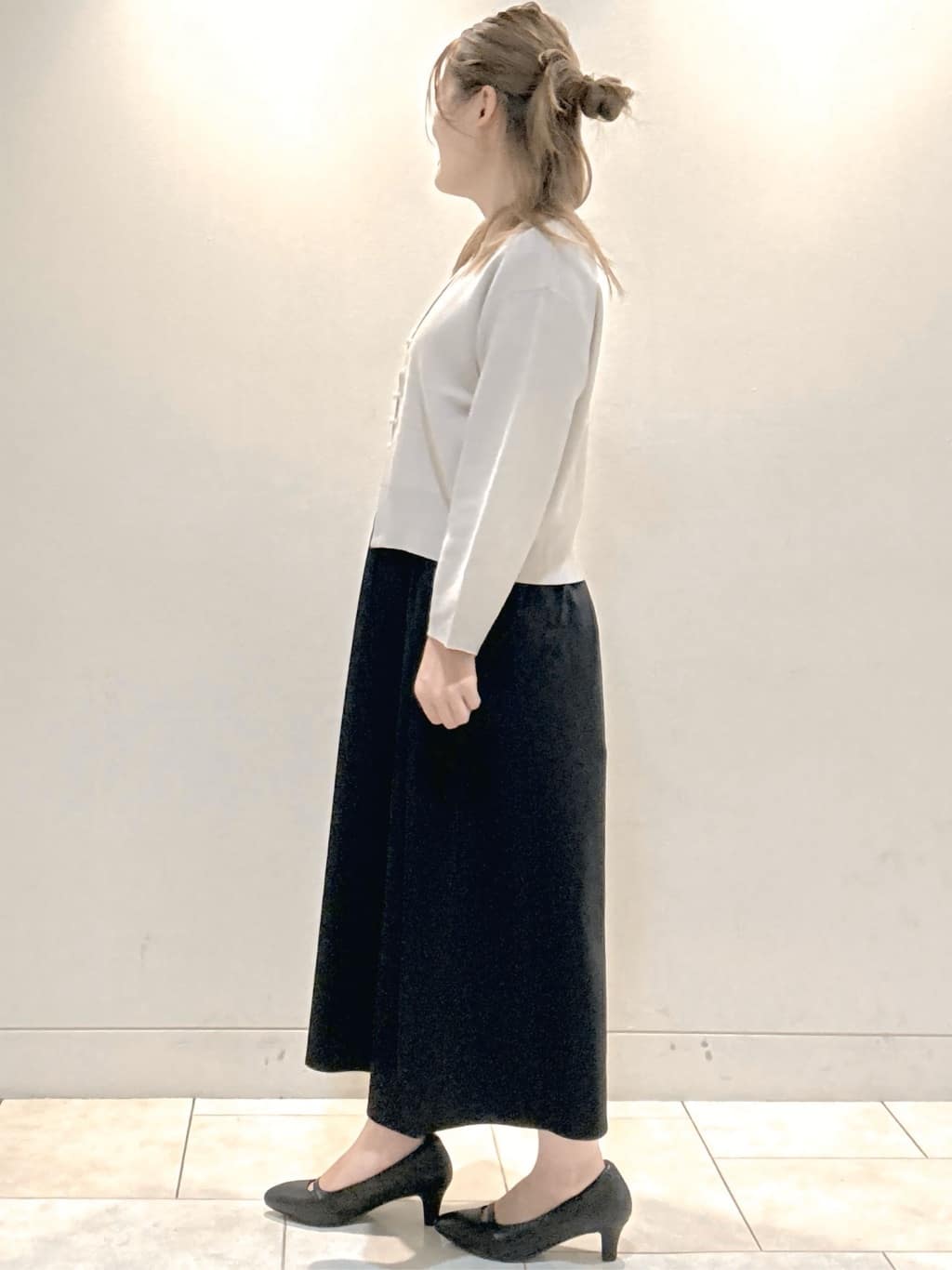 S&auml;K&iuml;さんの「Reflect｜【軽い羽織に◎／セットアップ可】パール調ボタン付きカーディガン」を使ったコーディネート