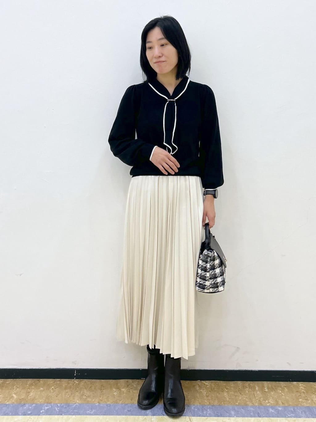 su.さんの「index｜ゴールドパーツ付きボウタイニット【洗濯機OK】《10col／XS～LL》」を使ったコーディネート