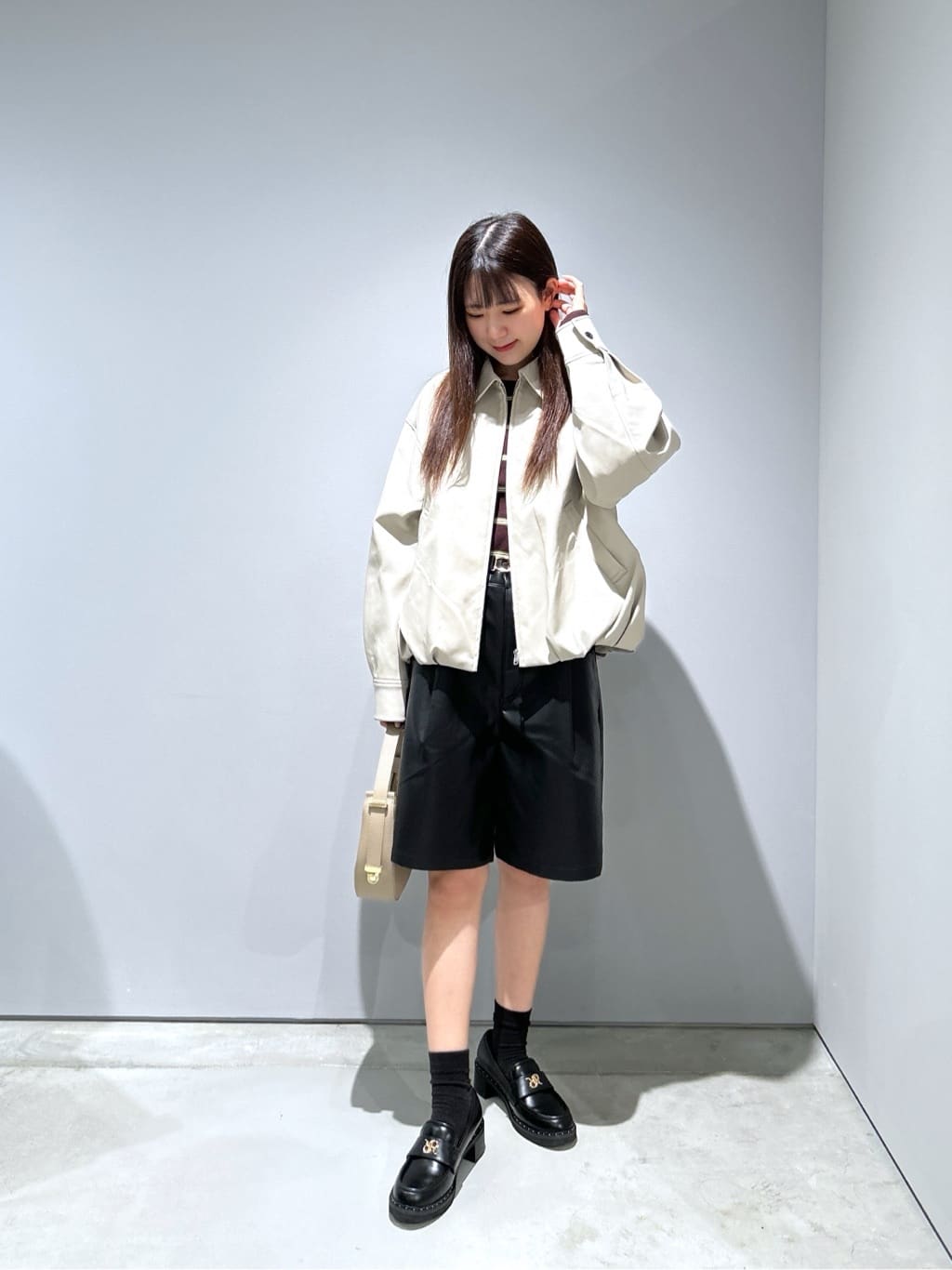 Renoさんの「INDIVI｜【MILLELA FIRENZE】ショルダームーンバッグ」を使ったコーディネート