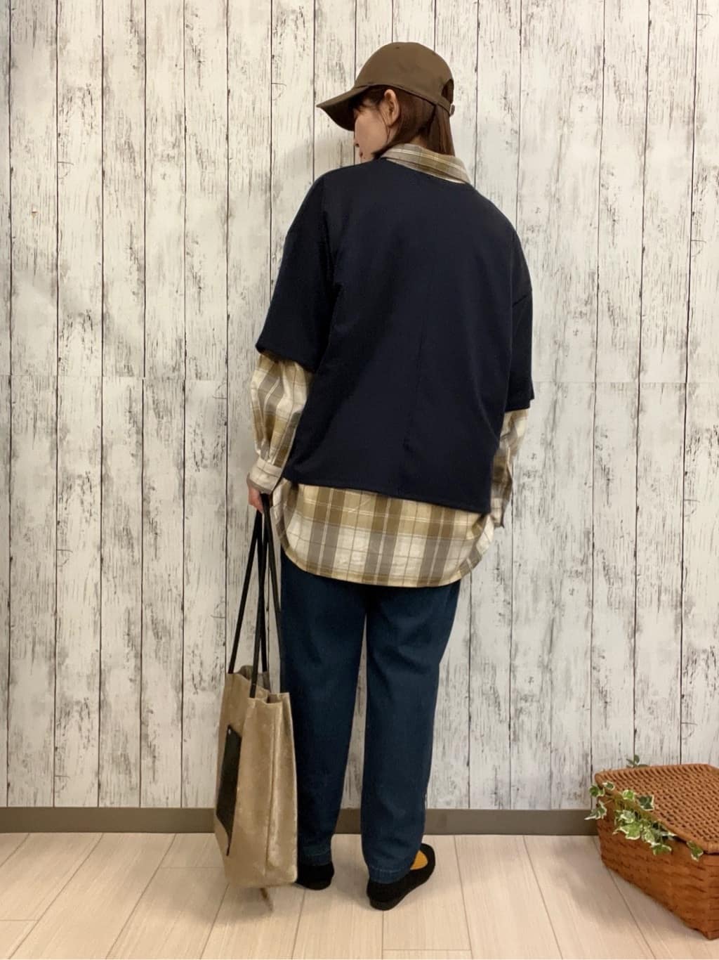 シカさんの「SHOO･LA･RUE｜【洗濯機可/S-LL】程よい抜け感 大人のチェックシャツ」を使ったコーディネート