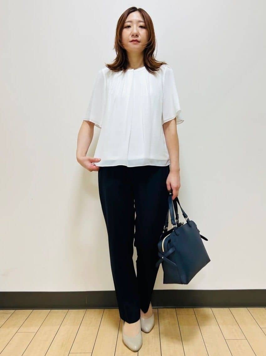 miiiさんの「Reflect｜【一枚着で着映え◎／ジャケットのインナーにも】フロント開きブラウス」を使ったコーディネート