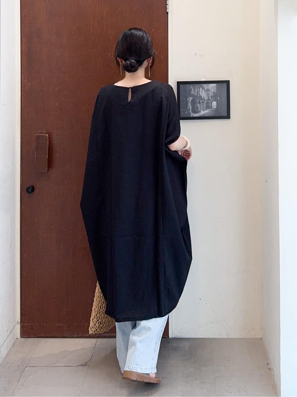 𝐇𝐢𝐫𝐨𝐦𝐢さんの「SHOO･LA･RUE｜【S-LL】楽にサマ見え コクーンシルエットの涼やかワンピース」を使ったコーディネート