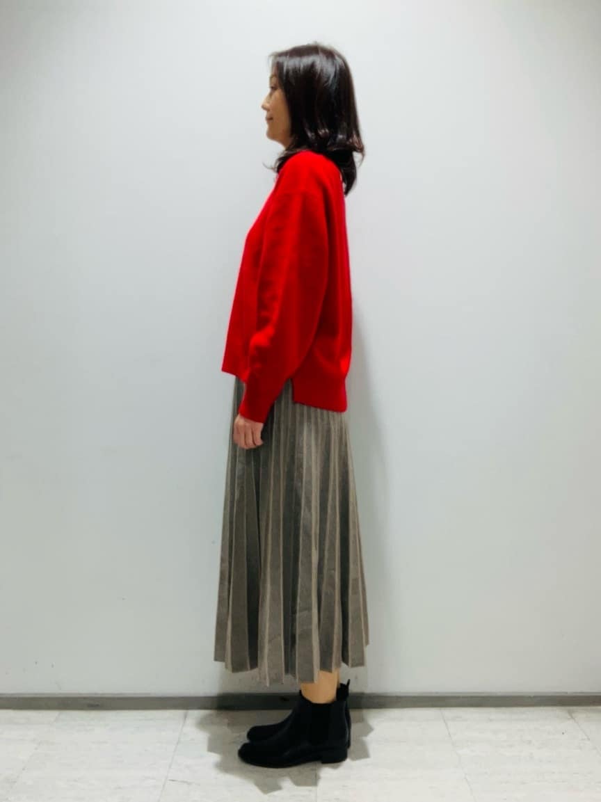 fujiさんの「INDIVI｜【洗える／カシミヤ混】ミドルゲージVネックニット」を使ったコーディネート