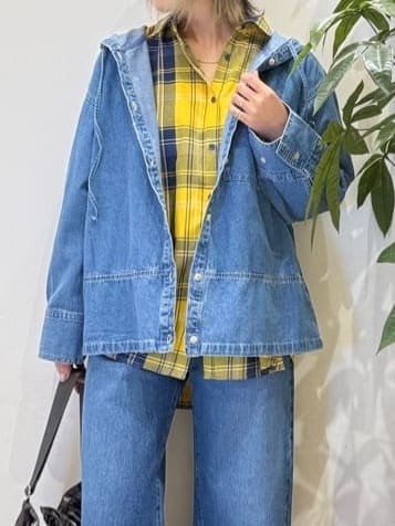misakiさんの「SHOO･LA･RUE｜【S-LL】こなれ感ある着こなしに デニムフーディーブルゾン」を使ったコーディネート