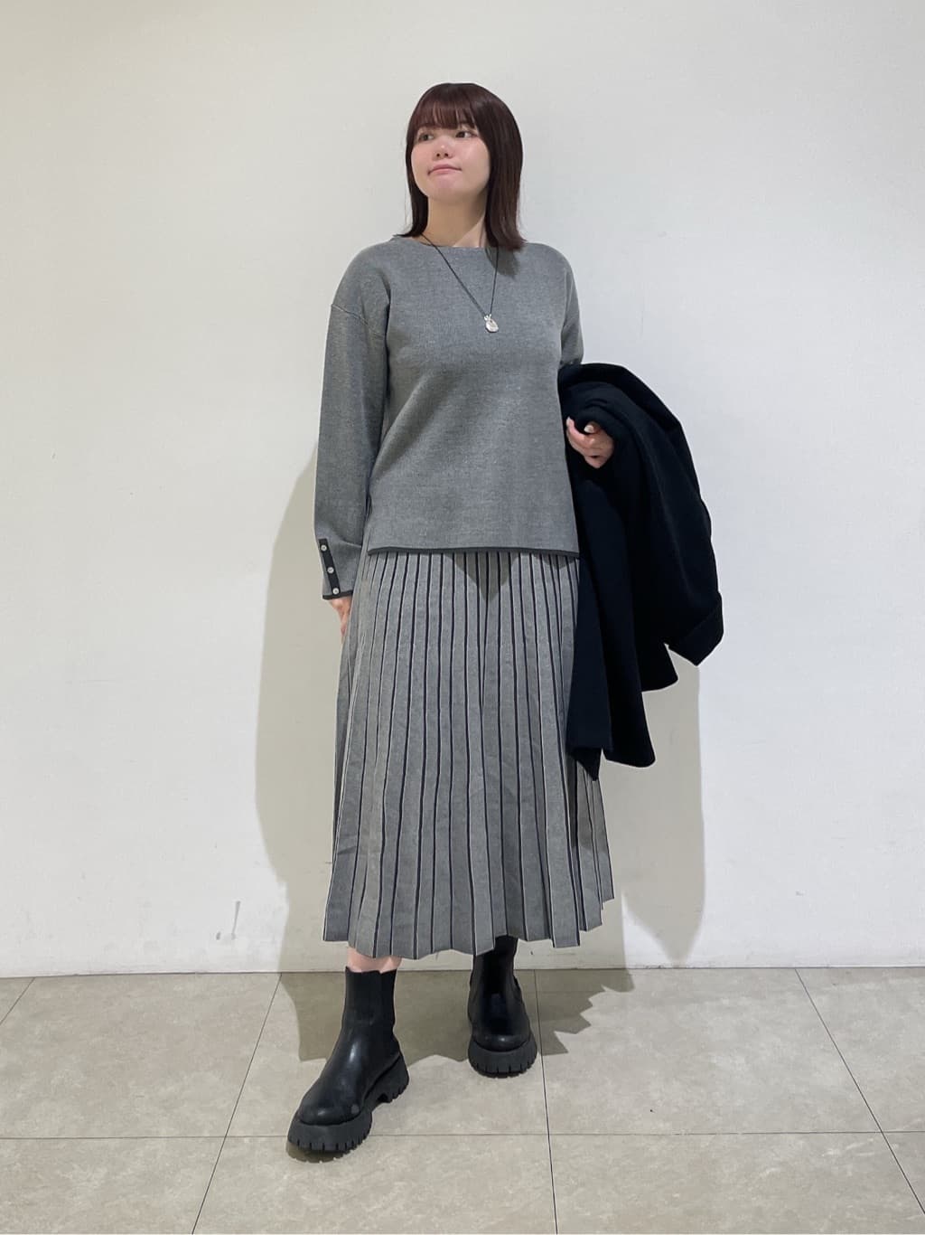 emikaさんの「INDIVI｜【洗える／SETUP可能】ジャカードボートネックニット」を使ったコーディネート