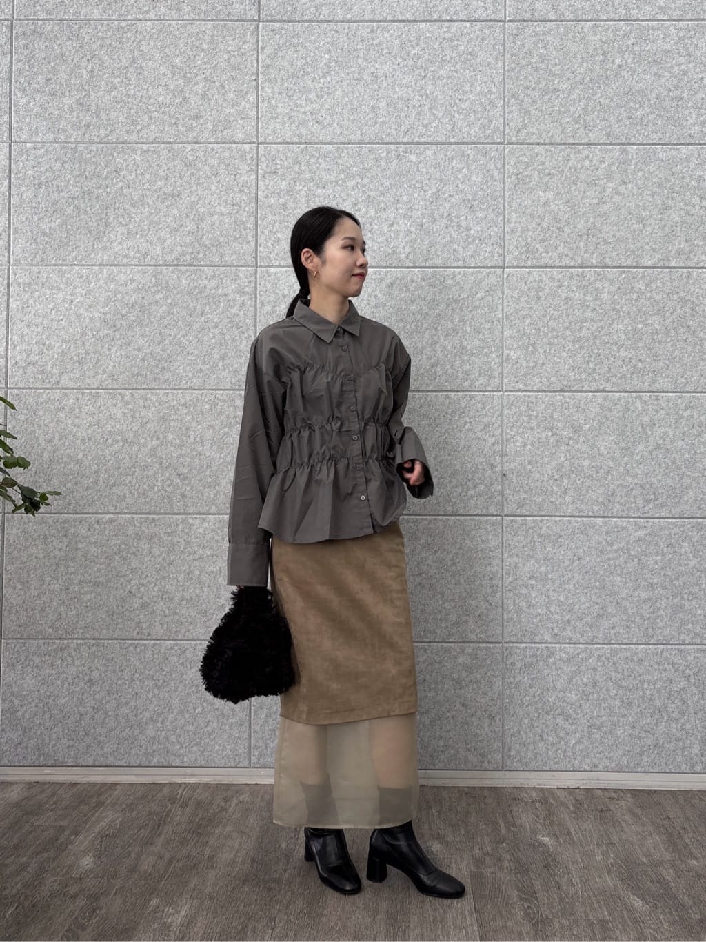 ひなさんの「INDIVI｜スエードライクレイヤースカート」を使ったコーディネート