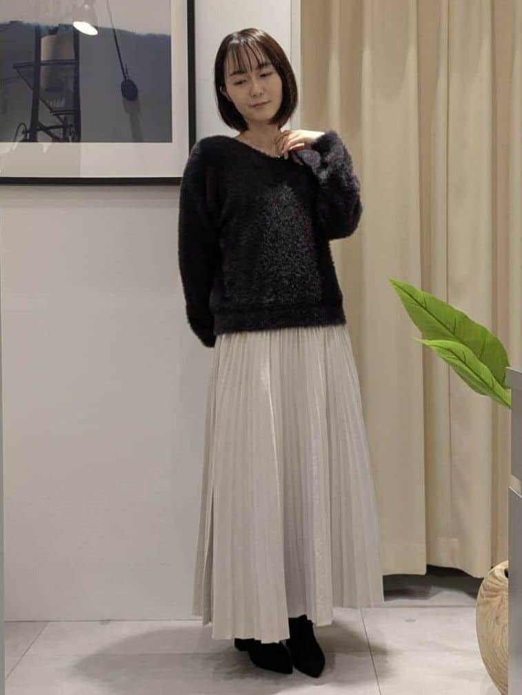 なめさんの「THE SHOP TK｜【華やかで柔らか】ふわふわフェザーニット/洗える・前後2WAY」を使ったコーディネート