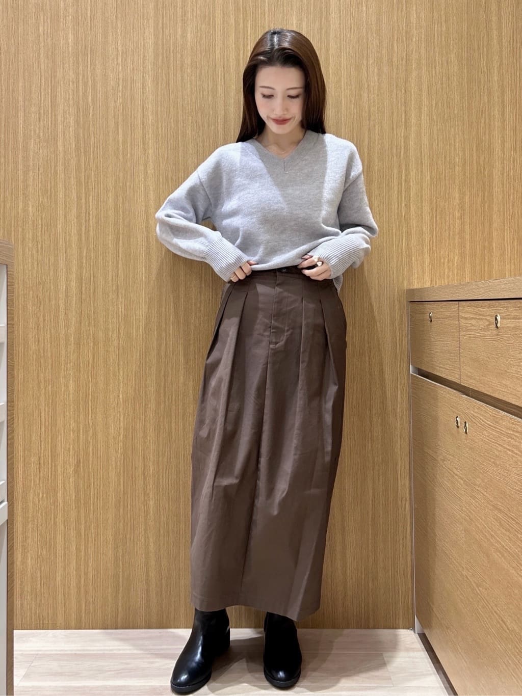 maiさんの「OPAQUE.CLIP｜Vネックラメニット【洗濯機OK】」を使ったコーディネート