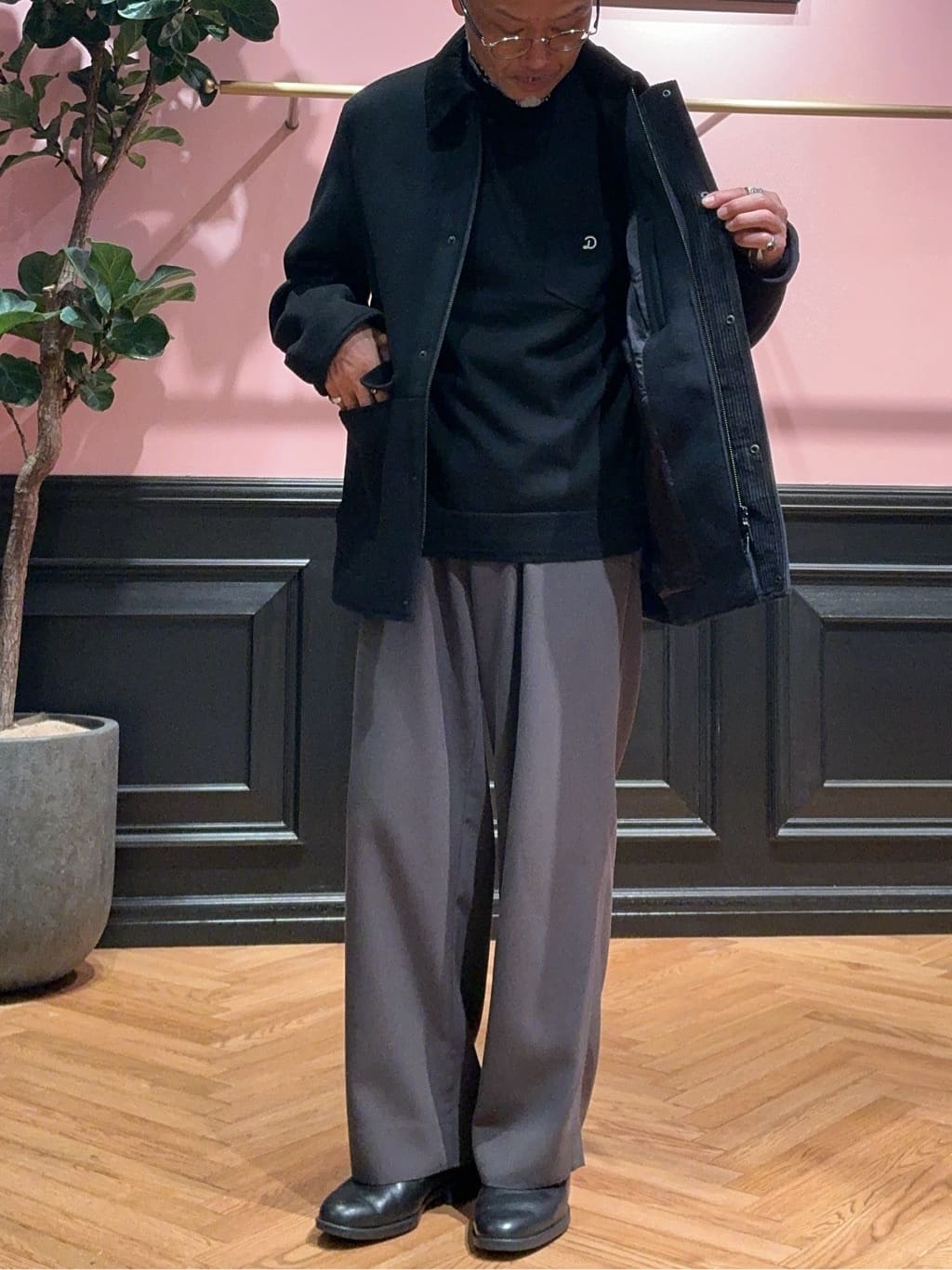 torigoeさんの「DRESSTERIOR｜ウォッシャブルファインメリノ クルーネックニット」を使ったコーディネート