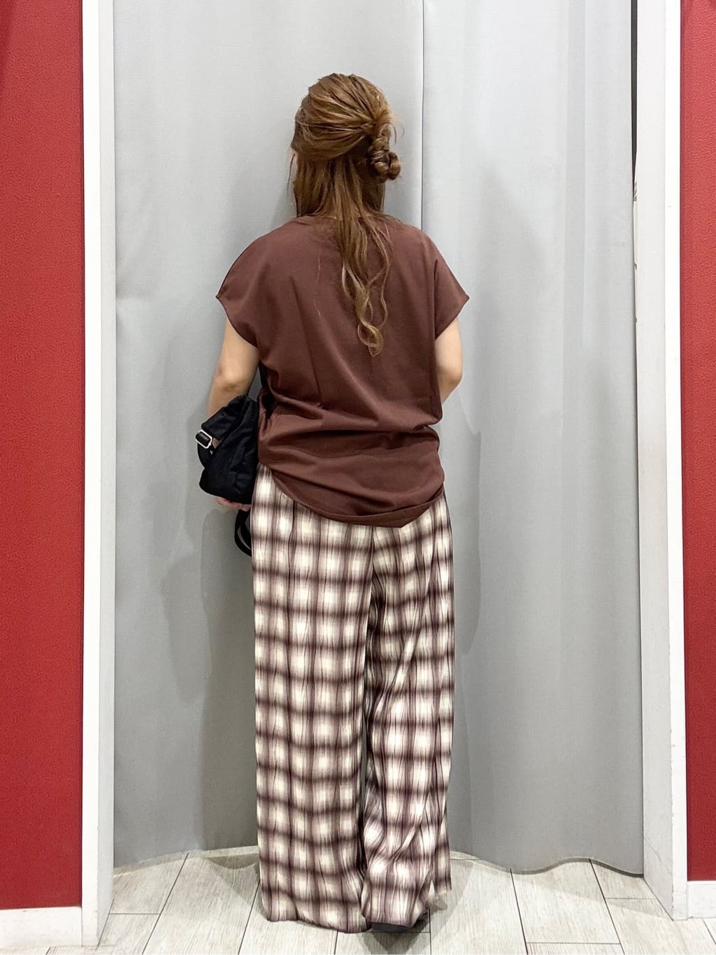 shioさんの「SHOO･LA･RUE｜【S-LL/汗ジミ軽減/ひんやり/UV】インせず着られる フレンチスリーブTシャツ」を使ったコーディネート
