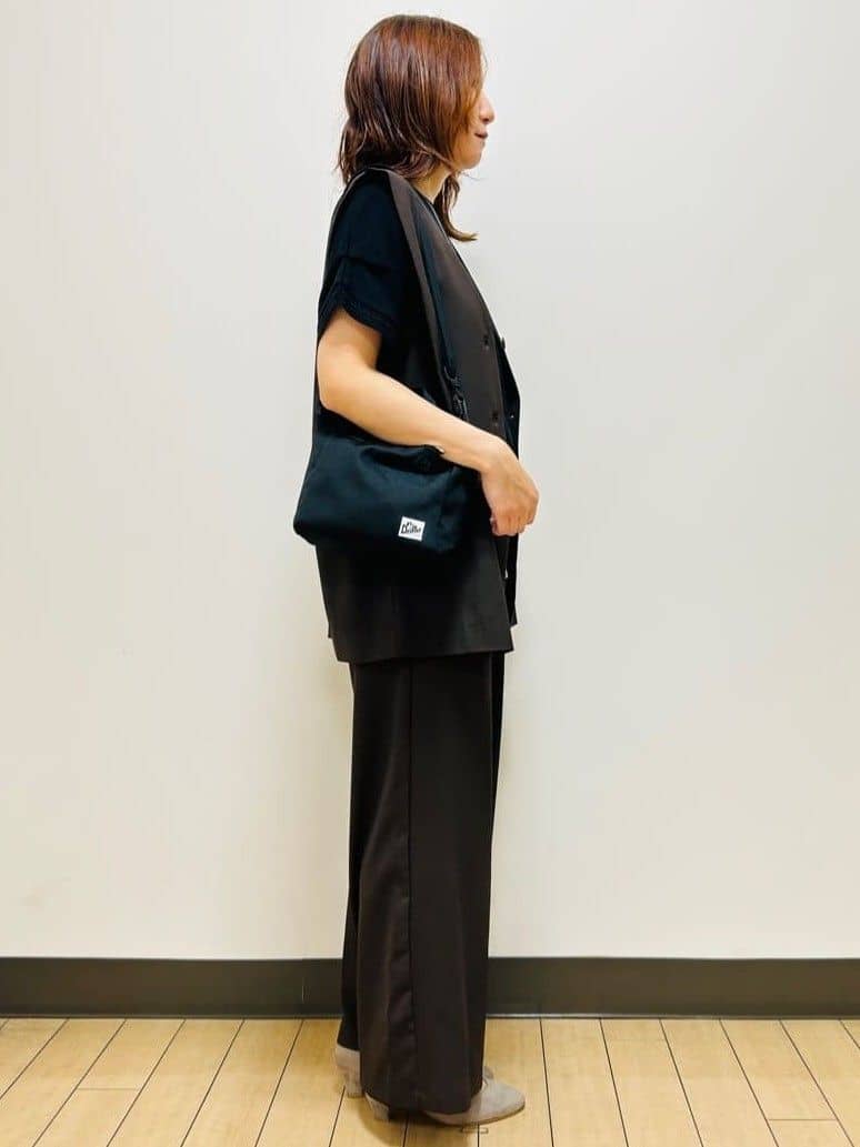 miiiさんの「Reflect｜【ウエスト総ゴム／セットアップ／単品使いOK◎】ベスト＋ストレートパンツセット」を使ったコーディネート