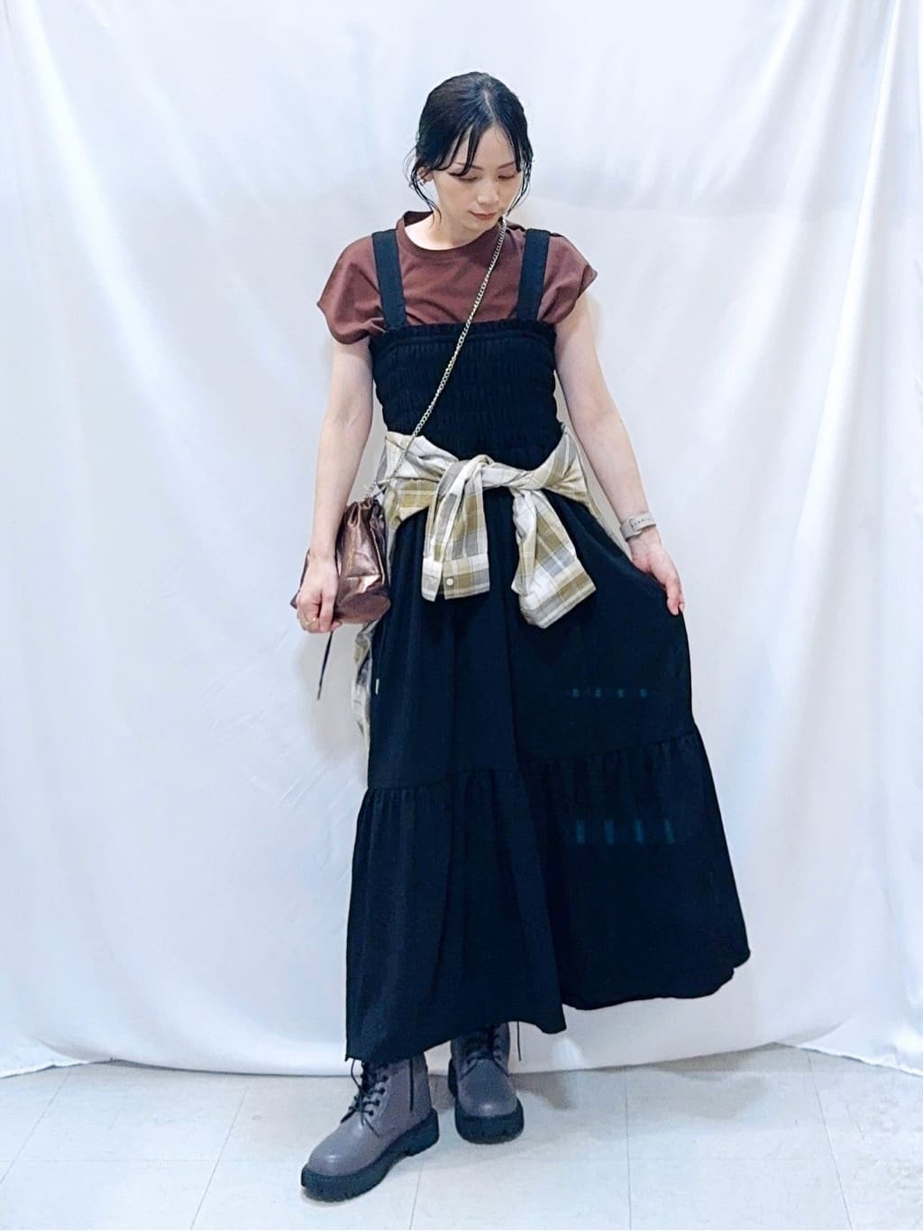 𝐇𝐢𝐫𝐨𝐦𝐢さんの「SHOO･LA･RUE｜【洗濯機可/S-LL】程よい抜け感 大人のチェックシャツ」を使ったコーディネート