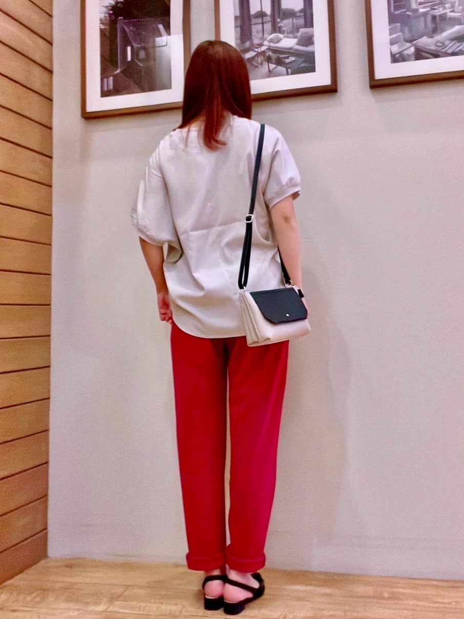 ゆっきーさんの「SHOO･LA･RUE｜【ひんやり/洗濯後しわになりにくい】リブ切り替えドルマンブラウス」を使ったコーディネート