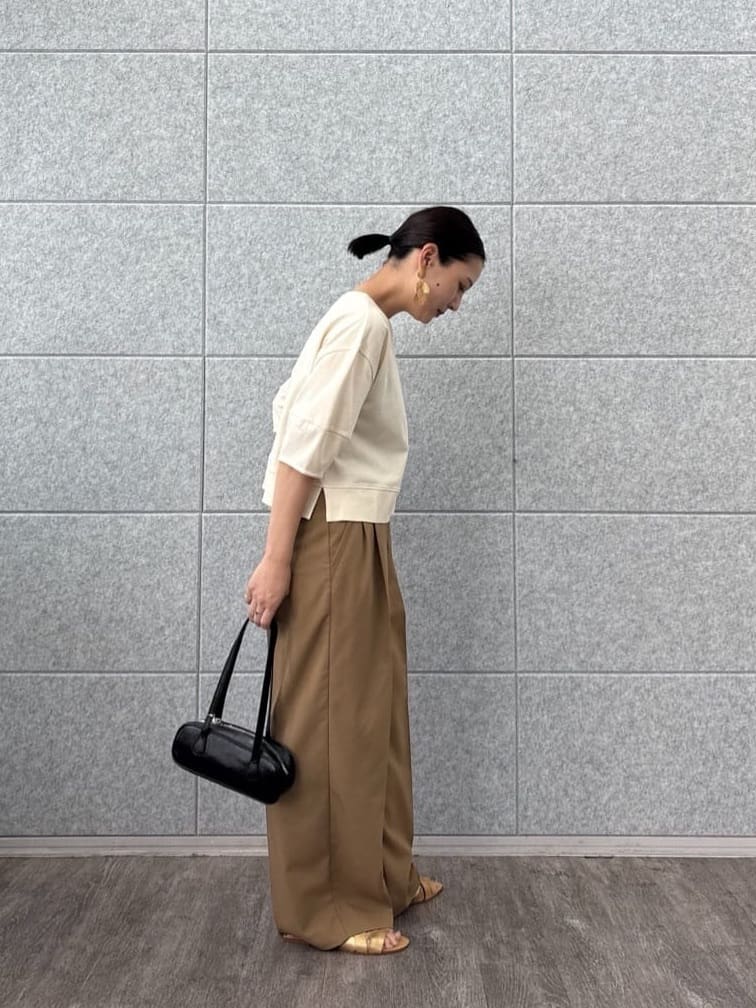 ayanoさんの「INDIVI｜フォルムスリーブカットソー」を使ったコーディネート