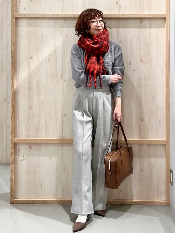 nakoさんの「THE SHOP TK｜【華やかで柔らか】ふわふわフェザーニット/洗える・前後2WAY」を使ったコーディネート