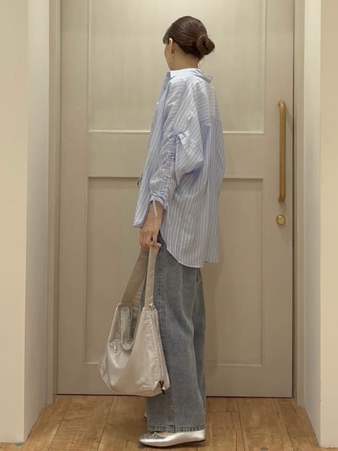 tamuさんの「SHOO･LA･RUE｜【S-LL】程よい透け感 ストライプ柄 お袖ギャザーデザインシャツ」を使ったコーディネート