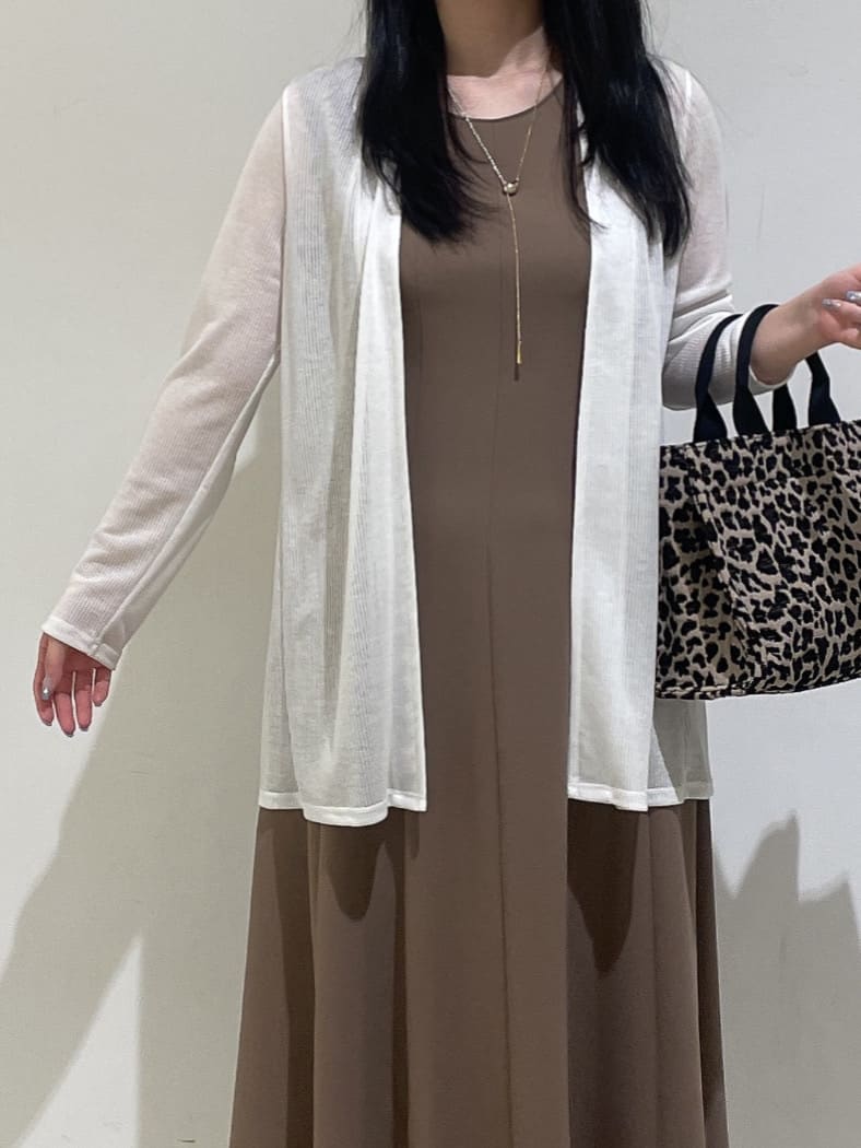 emikaさんの「INDIVI｜【洗える／シアーストライプ柄】着流しジャージカーディガン」を使ったコーディネート