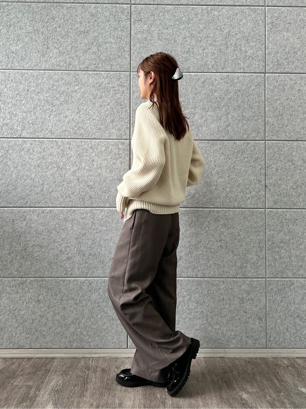 harunaさんの「CODE A｜dual form zip knit」を使ったコーディネート