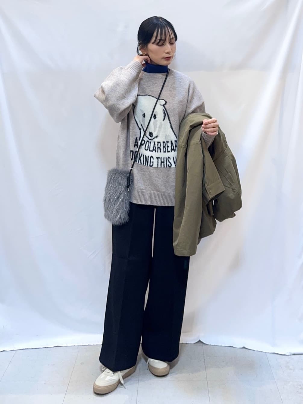 𝐇𝐢𝐫𝐨𝐦𝐢さんの「SHOO･LA･RUE｜【旭山動物園応援商品】ゆるアニマル ふわふわジャカードニット」を使ったコーディネート