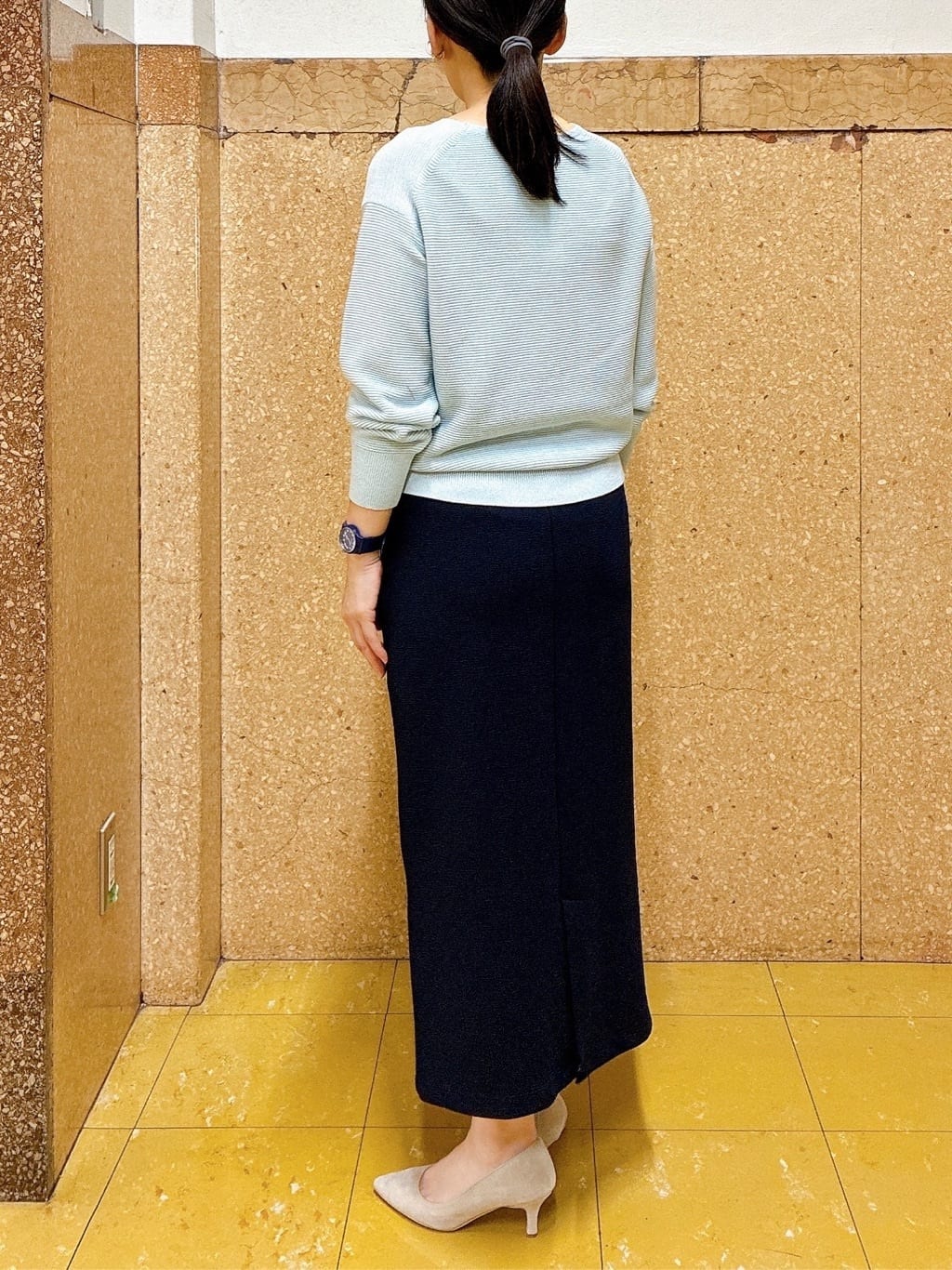 hattoriさんの「INDIVI｜【ウール混ラメ素材】Vネック煌めきニット」を使ったコーディネート