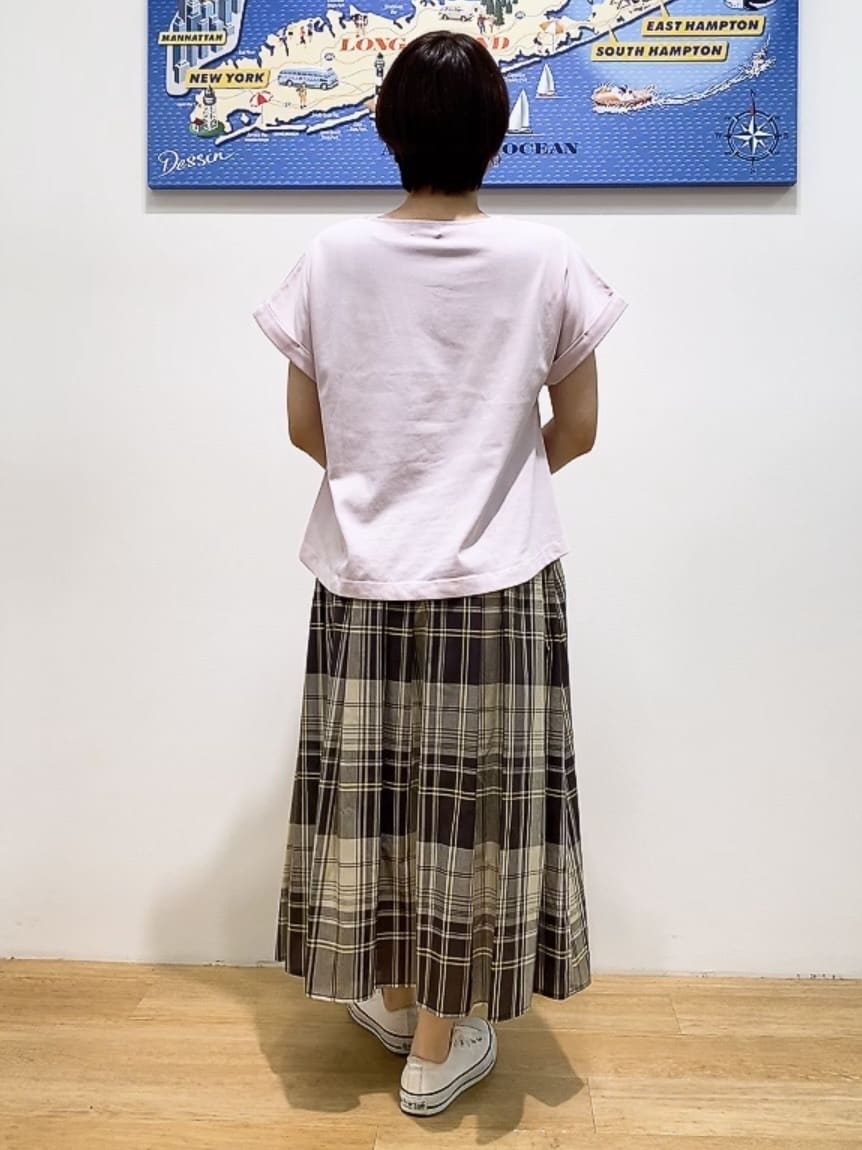 Hamaさんの「Dessin｜【二の腕カバー／UVカット】ロールアップスリーブ裾ギャザーカットソー」を使ったコーディネート