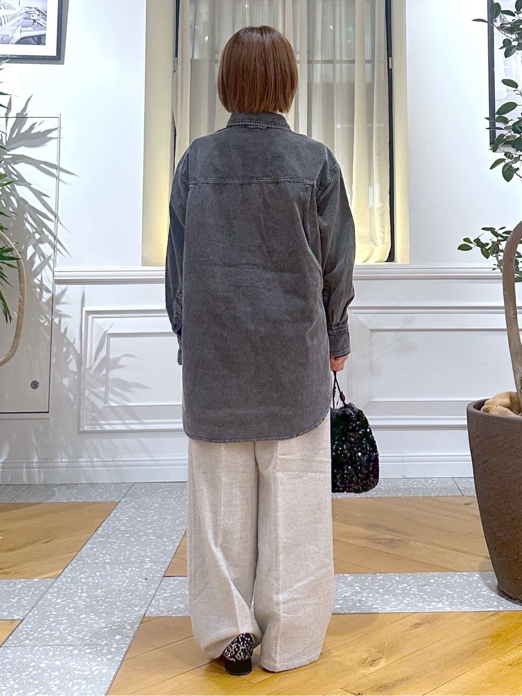 なべこさんの「DRESSTERIOR｜スパンコール2WAY巾着バッグ」を使ったコーディネート