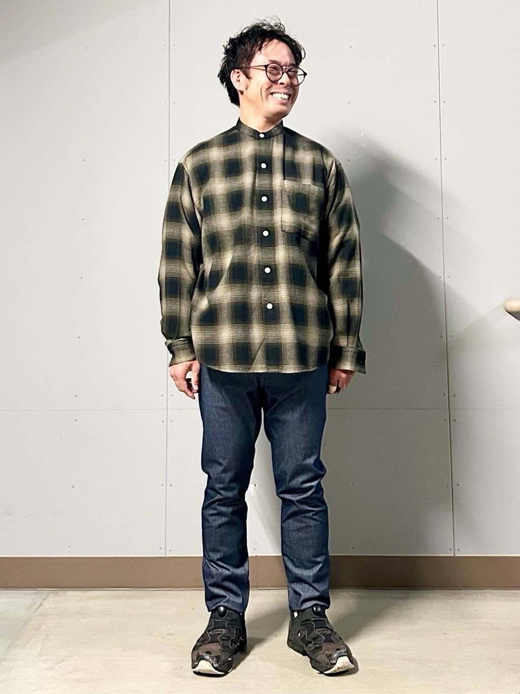 KENJI Iさんの「THE SHOP TK｜オンブレーチェックバンドカラーシャツ 【洗濯機OK】」を使ったコーディネート