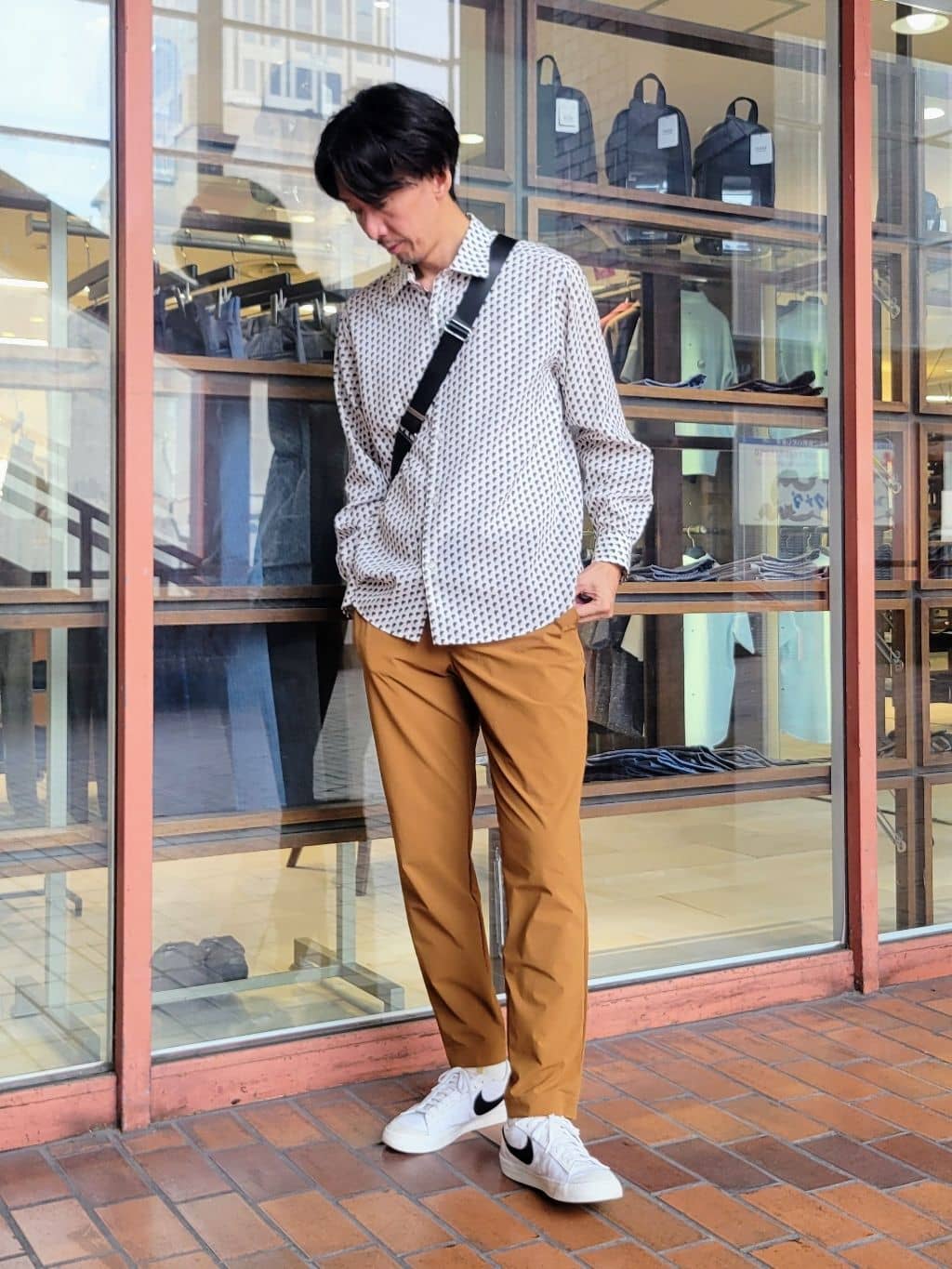piroyaさんの「TAKEO KIKUCHI｜ボーラーハット柄 長袖シャツ」を使ったコーディネート
