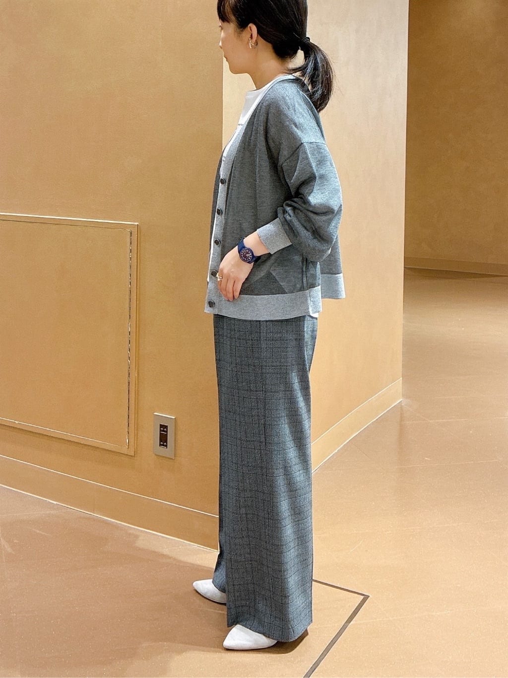 hattoriさんの「INDIVI｜【UVケア】プリントフォトロングTシャツ」を使ったコーディネート