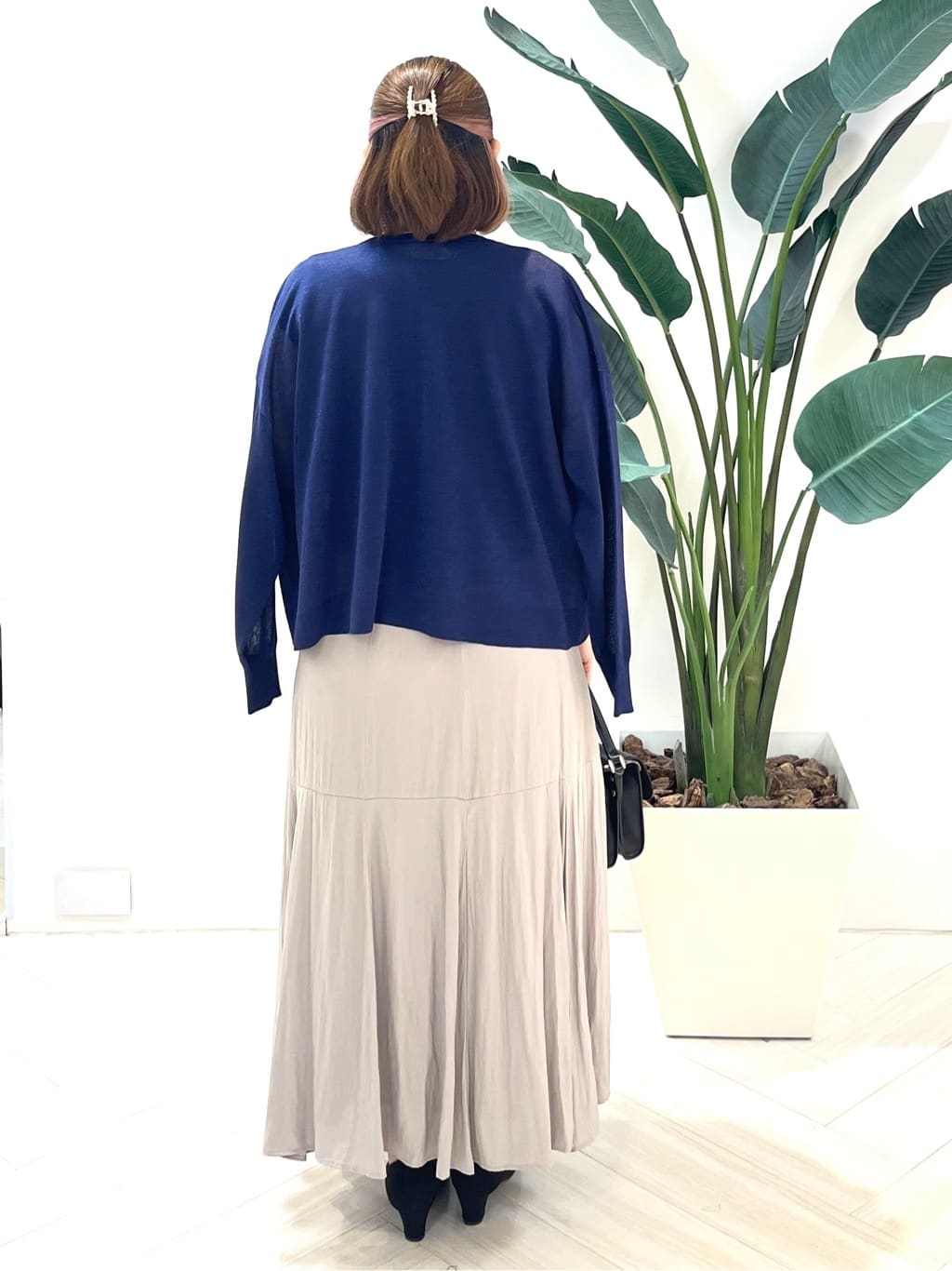 Tomoさんの「UNTITLED｜【前後2WAY/アンサンブル可/ゆったり】シアーカーディガン」を使ったコーディネート