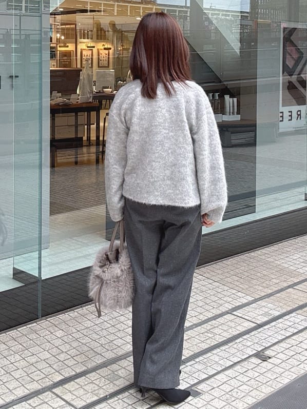 makiさんの「UNTITLED｜【ジャケット風/メタルボタン】アルパカ混シャギーカーディガン」を使ったコーディネート