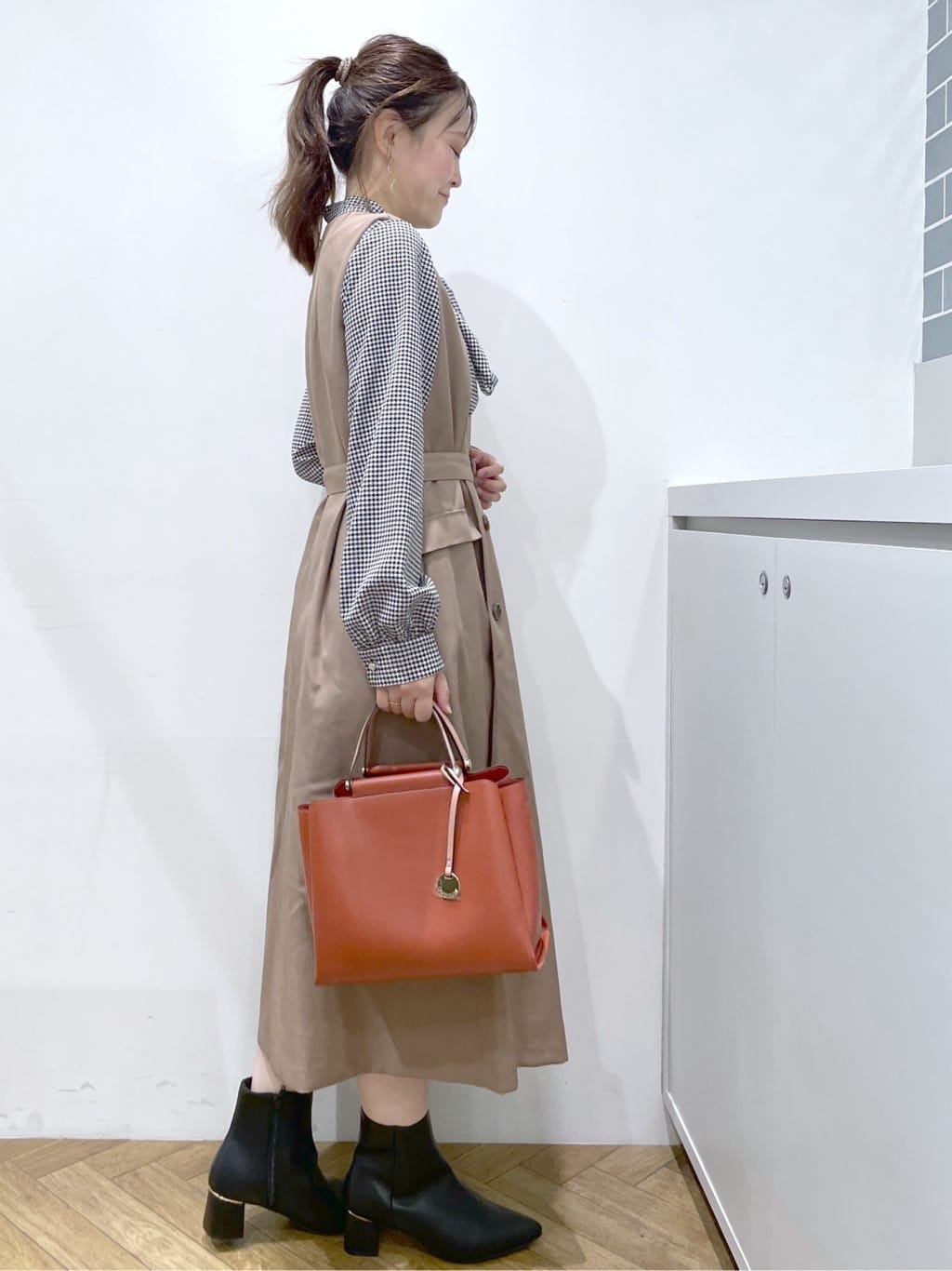 Junさんの「index｜トレンチディティールワンピース【洗濯機OK／イージーアイロン／防シワ】」を使ったコーディネート