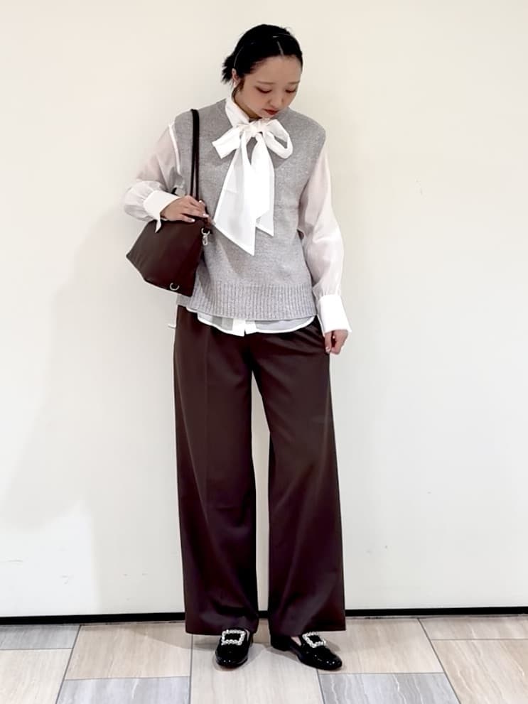 YUKAさんの「UNTITLED｜【重ね着レイヤードに】杢調ニットベスト」を使ったコーディネート