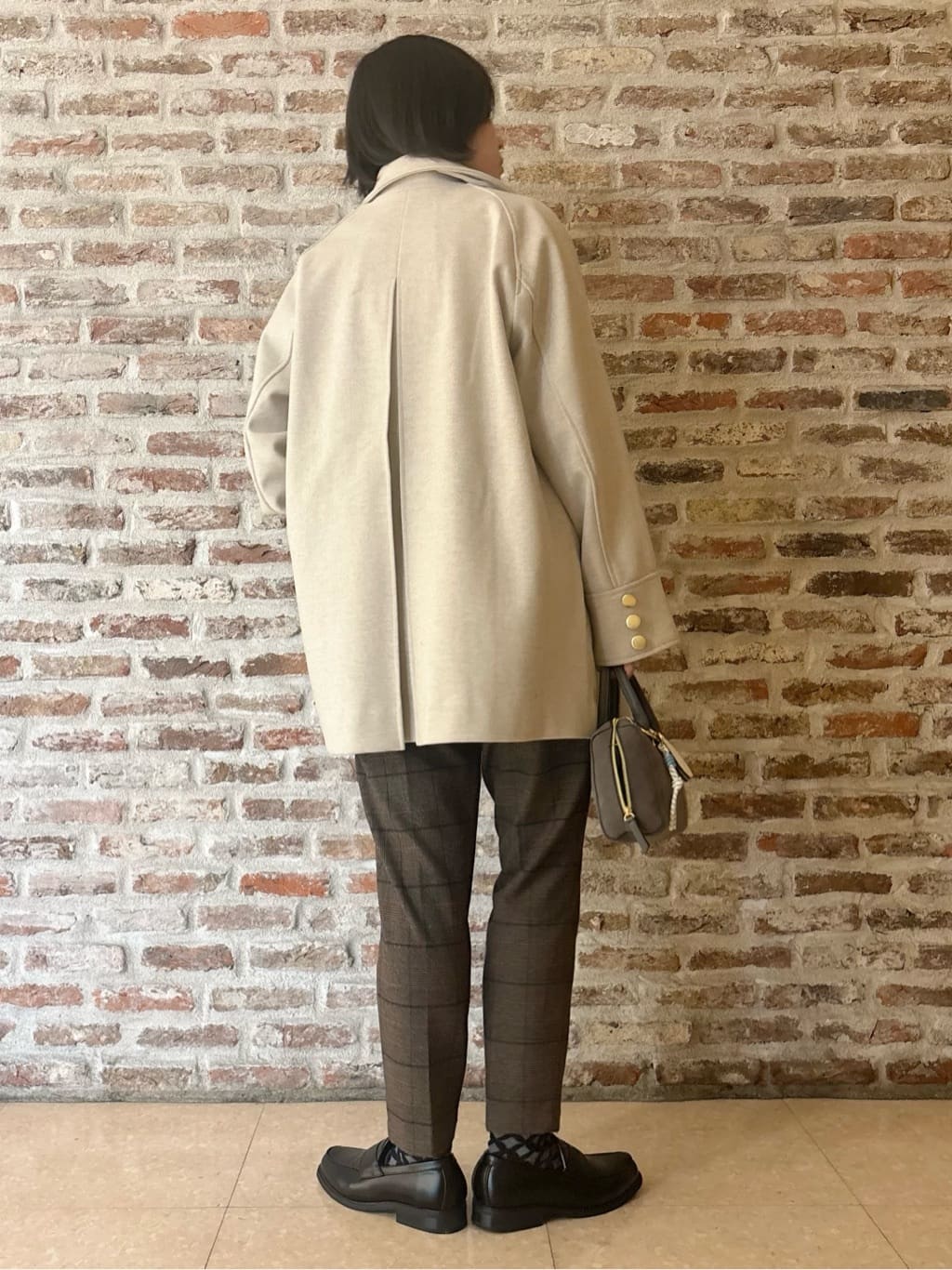 しばさんの「THE SHOP TK｜クラシカルな装い ウールライクスタンドカラーコート」を使ったコーディネート
