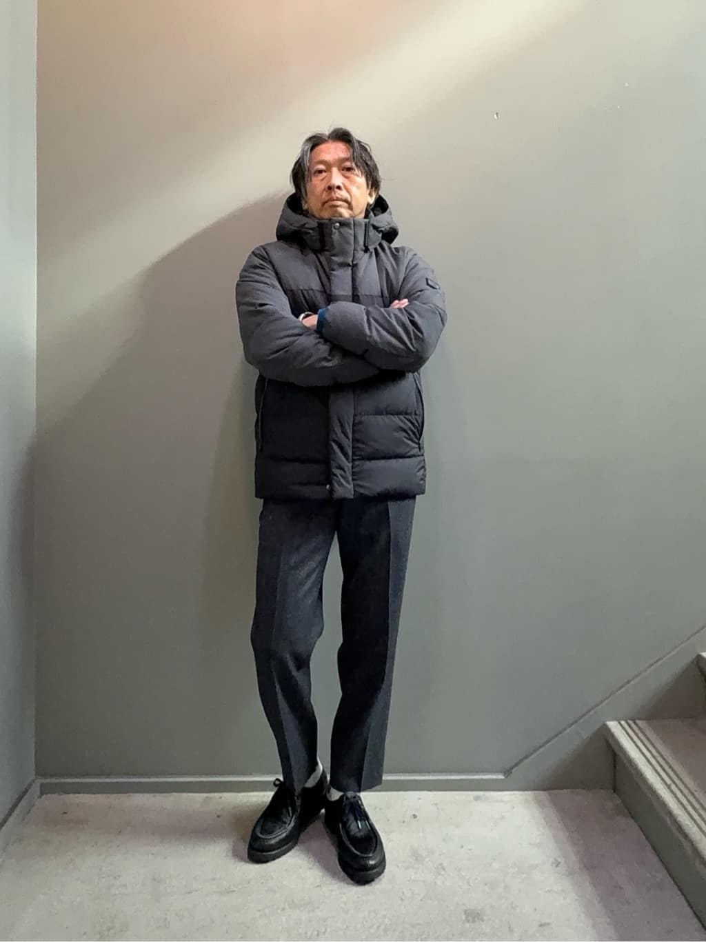 デザイナーTAKEman さんの「TAKEO KIKUCHI｜【Air Palette Knit】ワンポイント カラーニット プルオーバー」を使ったコーディネート