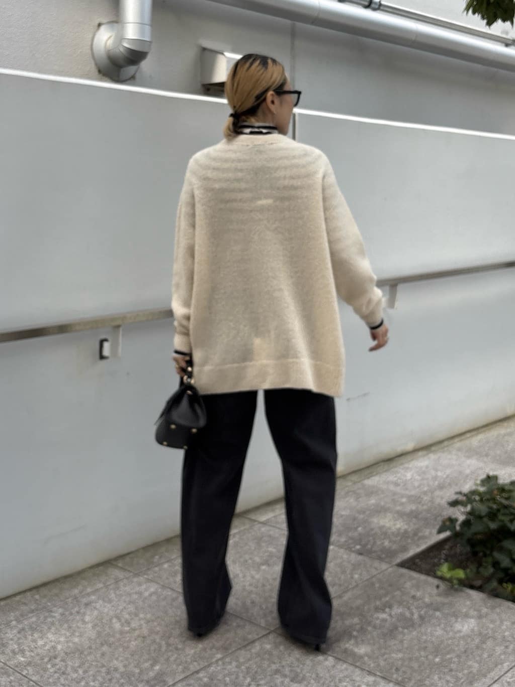 kotakiさんの「INDIVI｜【エアリー素材】ブークレ着流しニットカーディガン」を使ったコーディネート