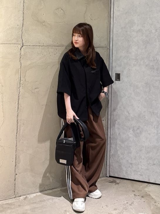 MIKAさんの「tk.TAKEO KIKUCHI｜衿配色ワーカーシャツアウター」を使ったコーディネート