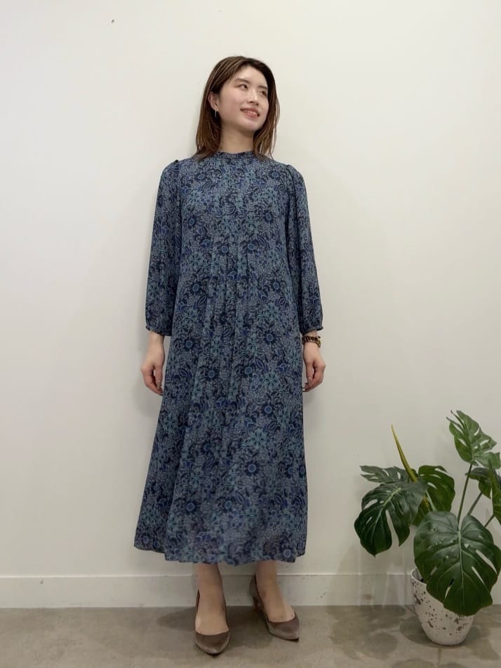 Suma Una本部スタッフさんの「SunaUna｜◆【co creation and yours／SS～L】レースプリーツワンピース」を使ったコーディネート